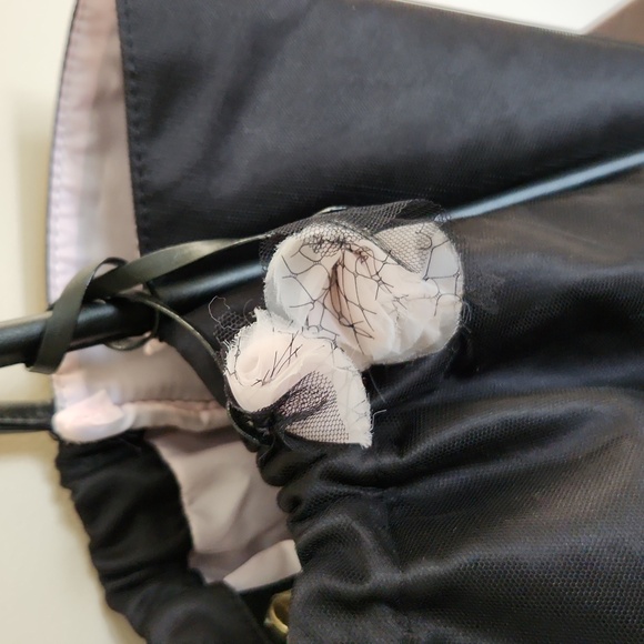 VICTORIA SECRETS bag.  NEW with tags. - Picture 5 of 9